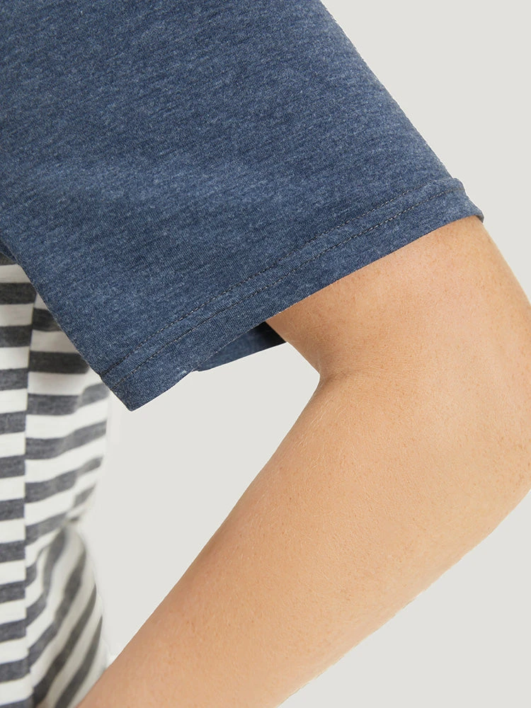 Striped Patchwork Round Neck Patched Pocket T-shirt 9 Striped Patchwork Round Neck Patched Pocket T-shirt - Image 7