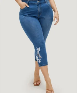 Very Stretchy High Rise Medium Wash Embroidered Cropped Jeans -Clothing Shop 129542943 bf