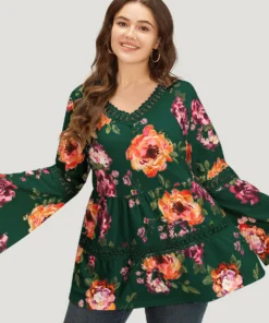 Floral Print Lace Panel Bell Sleeve T-shirt -Clothing Shop 15154905 dh 60a8ec4b 4236 4fb1 b20f ac6c60e00e5e