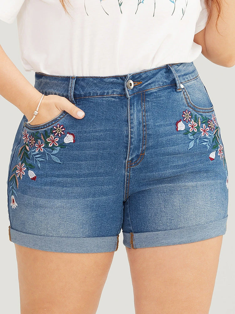 Slightly Stretchy Light Wash Floral Embroidered Roll Hem Denim Shorts 3 Slightly Stretchy Light Wash Floral Embroidered Roll Hem Denim Shorts