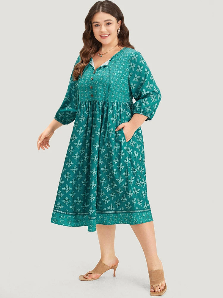 Bandana Print Tie Neck Button Detail Dress 8 Bandana Print Tie Neck Button Detail Dress - Image 6