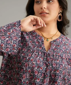 Ditsy Floral Notched Bell Sleeve Blouse -Clothing Shop 230348318 se