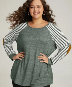 Striped Raglan Sleeve Patched Split Side T-shirt -Clothing Shop 275314057 uo cec1df30 205f 41aa ab93 23f30d32eea2