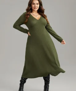 Solid Textured V Neck Pocket Dress