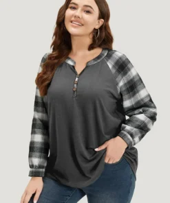 Plaid Patchwork Notched Button Detail Sweatshirt 36 Plaid Patchwork Notched Button Detail Sweatshirt -Clothing Shop 286049819 al 014a4daf 4f65 4d96 950b 1fe0be9a4e11
