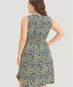 Ditsy Floral V Neck Pocket Gathered Sleeveless Dress 13 Ditsy Floral V Neck Pocket Gathered Sleeveless Dress -Clothing Shop 301980311 qj