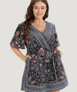 Bandana Print Belted Pocket Surplice Neck Romper -Clothing Shop 315215904 wf 05cce142 55bc 4d5d 872f 77e12de475d5