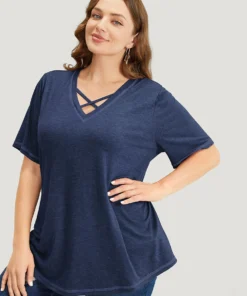 Solid Crisscross Neck Contrast Stitch T-shirt -Clothing Shop 320504377 ah