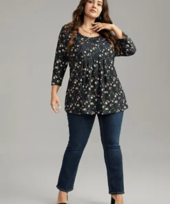 Ditsy Floral Crew Neck Plicated Detail T-shirt -Clothing Shop 331689149 dt 9b061b85 0050 45c5 8b21 28cfe392520a