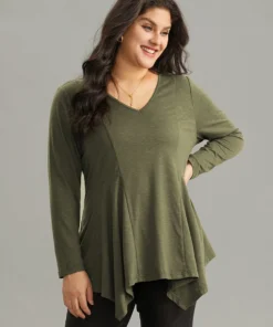 Solid V Neck Hanky Hem T-shirt