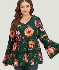 Floral Print Lace Panel Bell Sleeve T-shirt -Clothing Shop 454707591 cu fbf4b4e7 3bef 4b28 8ba9 d733b90de4e9