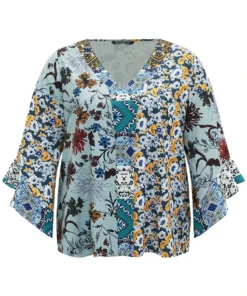 Bandana Print Patchwork Bell Sleeve Blouse -Clothing Shop 470944444 et e30e7e5d 9a06 4109 a61a 5efa6ba145ea