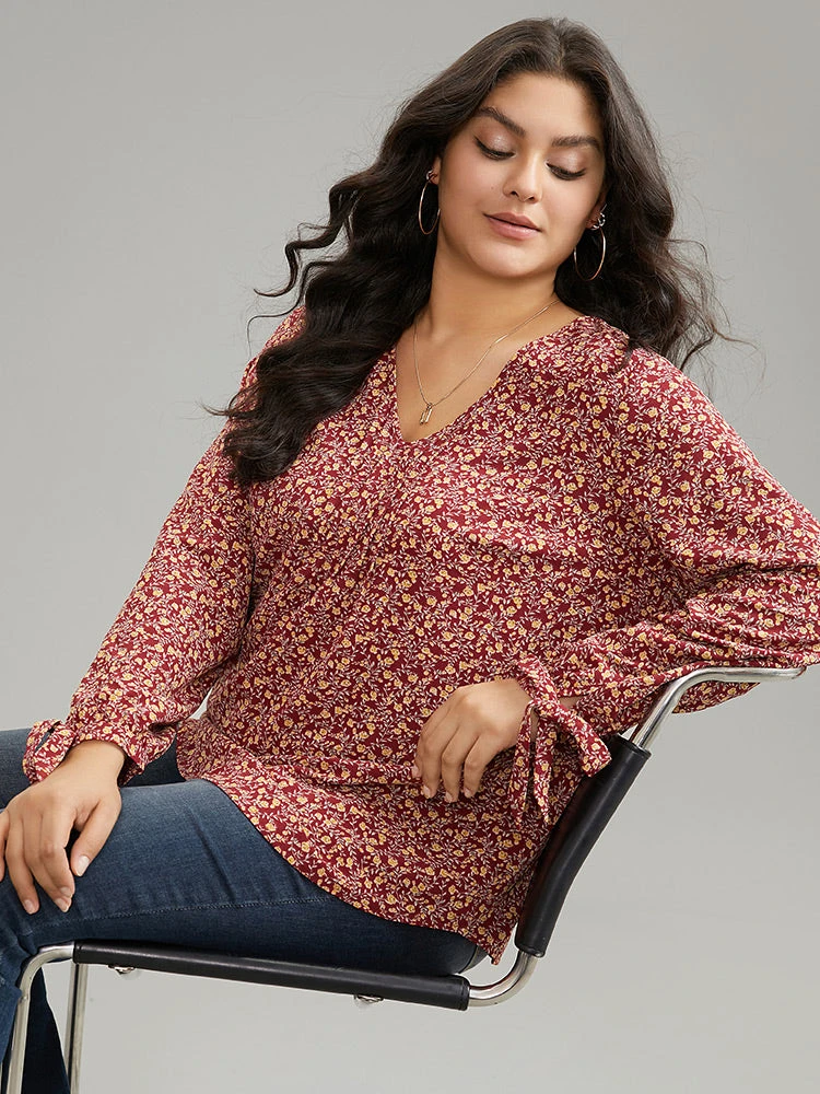 Ditsy Floral Ties V Neck Pleated Blouse 6 Ditsy Floral Ties V Neck Pleated Blouse - Image 4