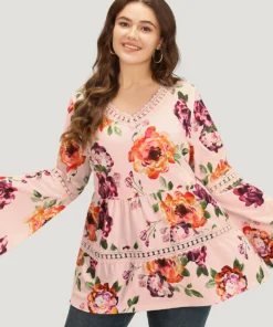 Floral Print Lace Panel Bell Sleeve T-shirt -Clothing Shop 517298107 lu 31c921c1 6d53 4e3b b79a d641cb4e0e54