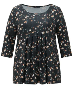 Ditsy Floral Crew Neck Plicated Detail T-shirt -Clothing Shop 51950983 vo b50a00b6 776b 4958 8fcc 5d1da54e9b0b