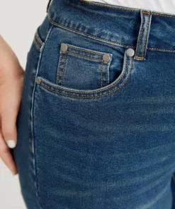 Very Stretchy High Rise Medium Wash Ripped Detail Cropped Jeans 18 Very Stretchy High Rise Medium Wash Ripped Detail Cropped Jeans -Clothing Shop 602541877 jg