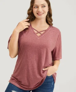 Solid Crisscross Neck Contrast Stitch T-shirt