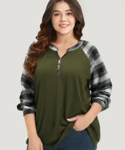 Plaid Patchwork Notched Button Detail Sweatshirt 39 Plaid Patchwork Notched Button Detail Sweatshirt -Clothing Shop 673226467 sd 555c8fb3 14dc 4086 9c84 6ba519347764