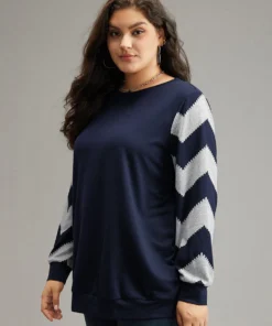 Geometric Patchwork Round Neck Sweatshirt -Clothing Shop 677213037 qj e0ae39c8 7a44 405b b7c2 7d21ddd279ba