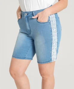 Very Stretchy High Rise Light Wash Contrast Lace Denim Shorts -Clothing Shop 68951486 yn
