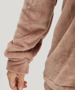 Solid Flannel Round Neck Plaid Pajama Set -Clothing Shop 6 2d99df67 ebee 436f 8ab9 d79caba79e5e