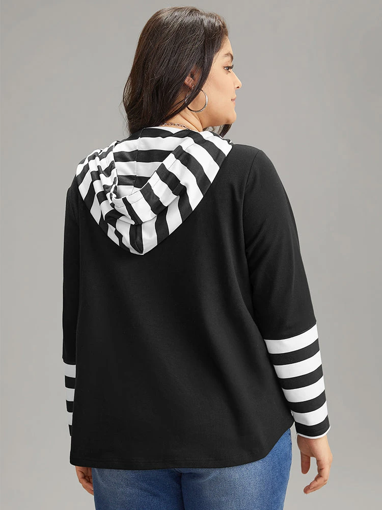 Striped Patchwork Hooded Half Zip Sweatshirt 4 Striped Patchwork Hooded Half Zip Sweatshirt - Image 2
