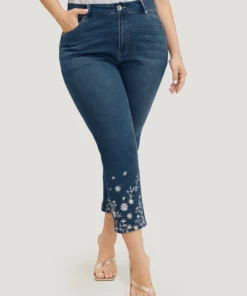 Very Stretchy High Rise Medium Wash Embroidered Hem Jeans -Clothing Shop 71167411 mw