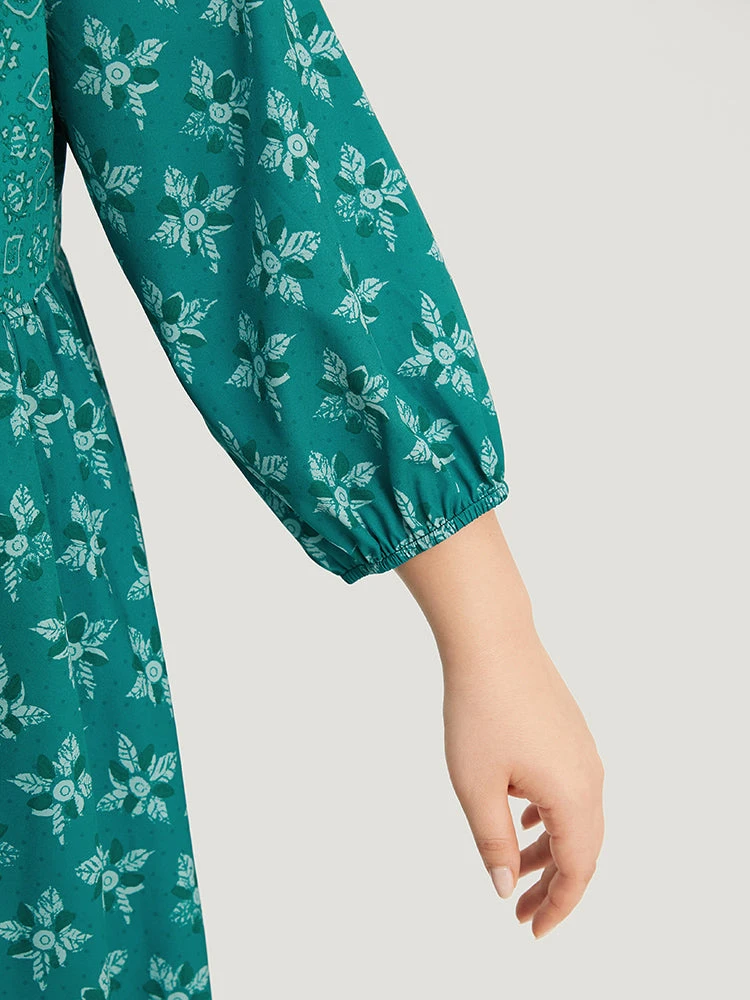 Bandana Print Tie Neck Button Detail Dress 11 Bandana Print Tie Neck Button Detail Dress - Image 9