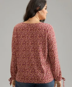 Ditsy Floral Ties V Neck Pleated Blouse 10 Ditsy Floral Ties V Neck Pleated Blouse -Clothing Shop 768740517 pz