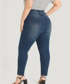 Faith Letter Embroidered High Rise Medium Wash Jeans -Clothing Shop 770402541 eg