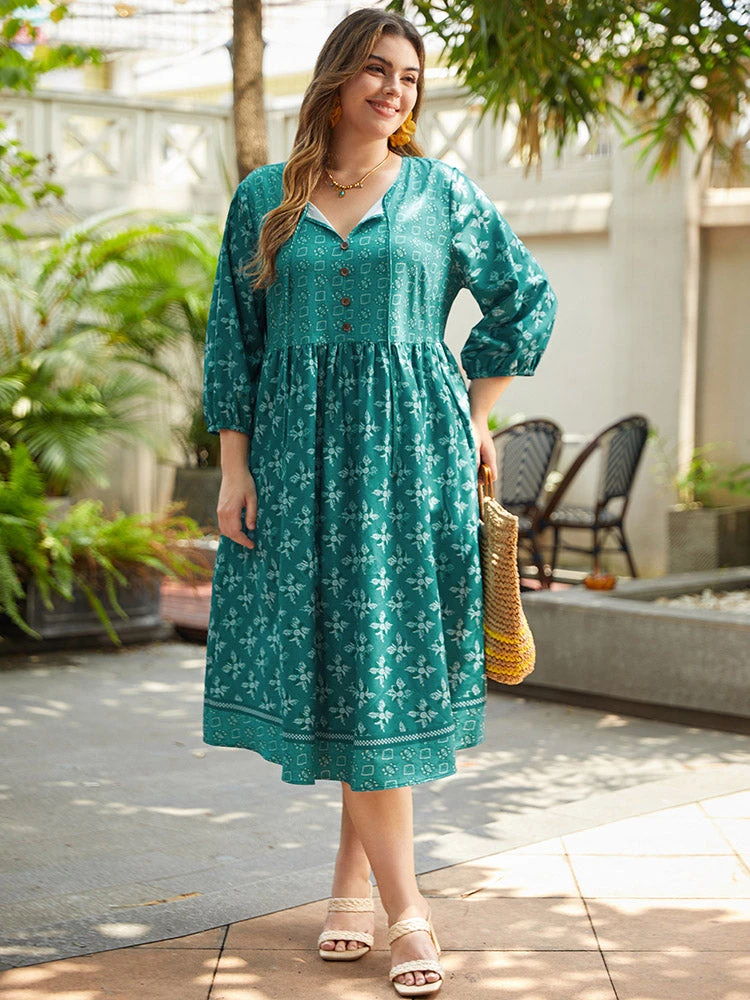 Bandana Print Tie Neck Button Detail Dress 4 Bandana Print Tie Neck Button Detail Dress - Image 2