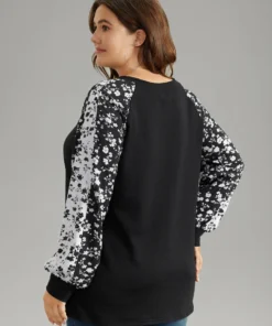 Ditsy Floral Contrast Raglan Sleeve Sweatshirt -Clothing Shop 814354313 tn 64ccfe19 4d83 4eff 8632 536a5ad47ca7