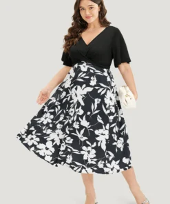 Silhouette Floral Print Patchwork Crossover Pocket Dress