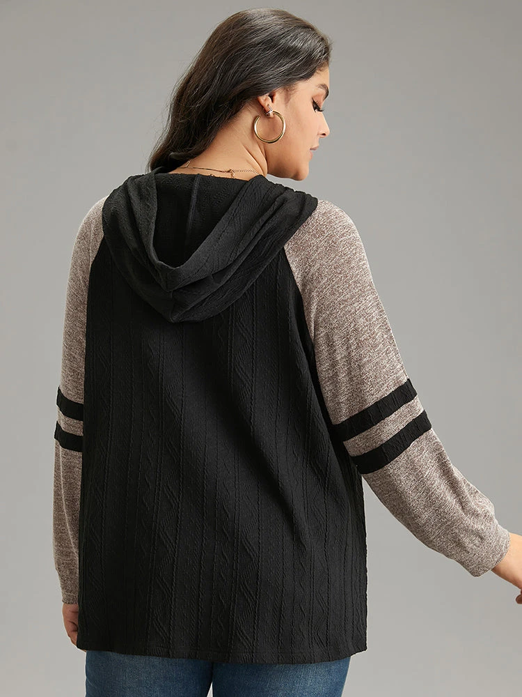 Contrast Textured Raglan Sleeve Pocket Hooded Sweatshirt 4 Contrast Textured Raglan Sleeve Pocket Hooded Sweatshirt - Image 2