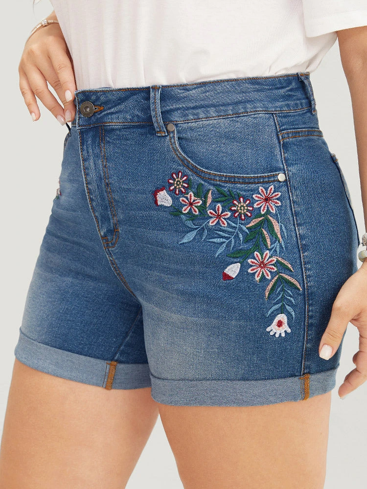 Slightly Stretchy Light Wash Floral Embroidered Roll Hem Denim Shorts 5 Slightly Stretchy Light Wash Floral Embroidered Roll Hem Denim Shorts - Image 3