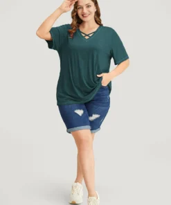 Solid Crisscross Neck Contrast Stitch T-shirt -Clothing Shop 898213591 td