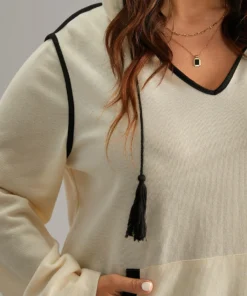 Contrast Hooded Tassel Trim Knit Sweatshirt -Clothing Shop 960191505 ic