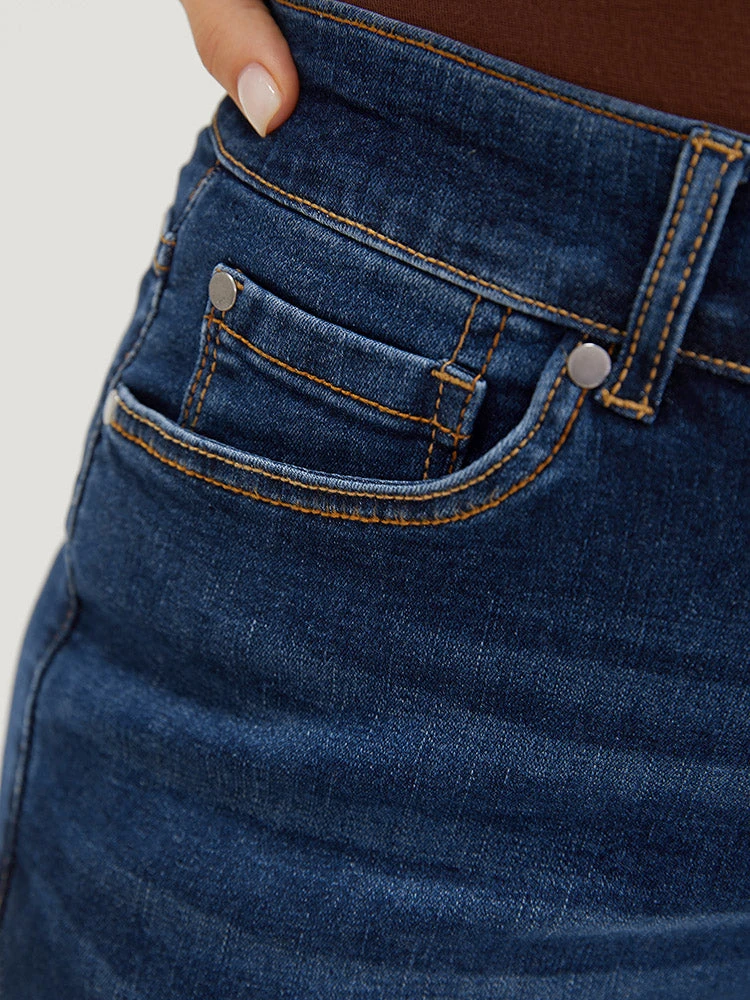 Skinny Very Stretchy Dark Wash Single Breasted Denim Shorts 12 Skinny Very Stretchy Dark Wash Single Breasted Denim Shorts - Image 10