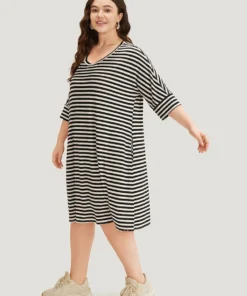 Supersoft Essentials Striped Pocket Crew Neck Batwing Sleeve Dress -Clothing Shop 996294053 ol
